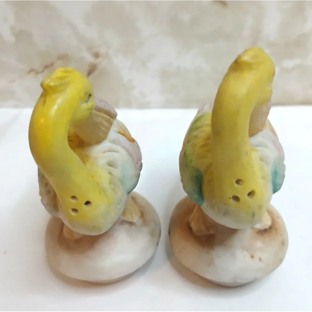 RARE Vintage Red Lettered Japan PELICANS Hand Painted Salt & Pepper Shaker Set